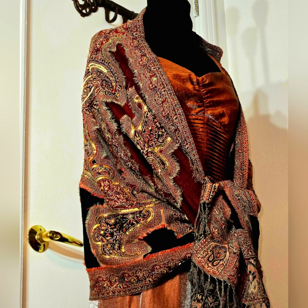 100% Wool | INDIAN Shawl| Paisley Embroidered Details Evening Wrap